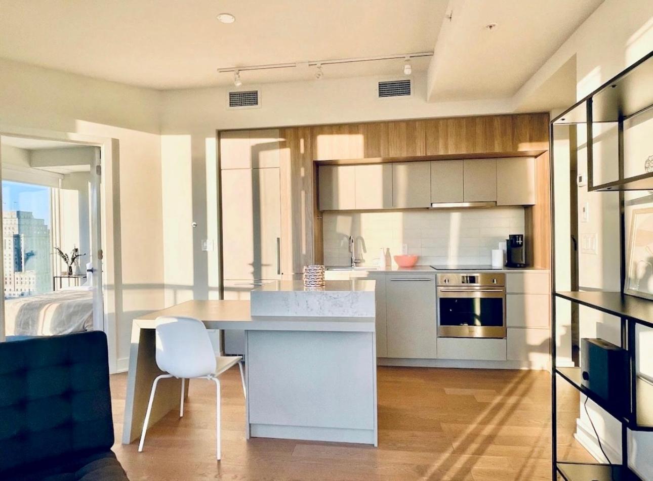 Spectacular Skyline Views - Downtown Montreal - Luxury Condo & Penthouse 객실 사진