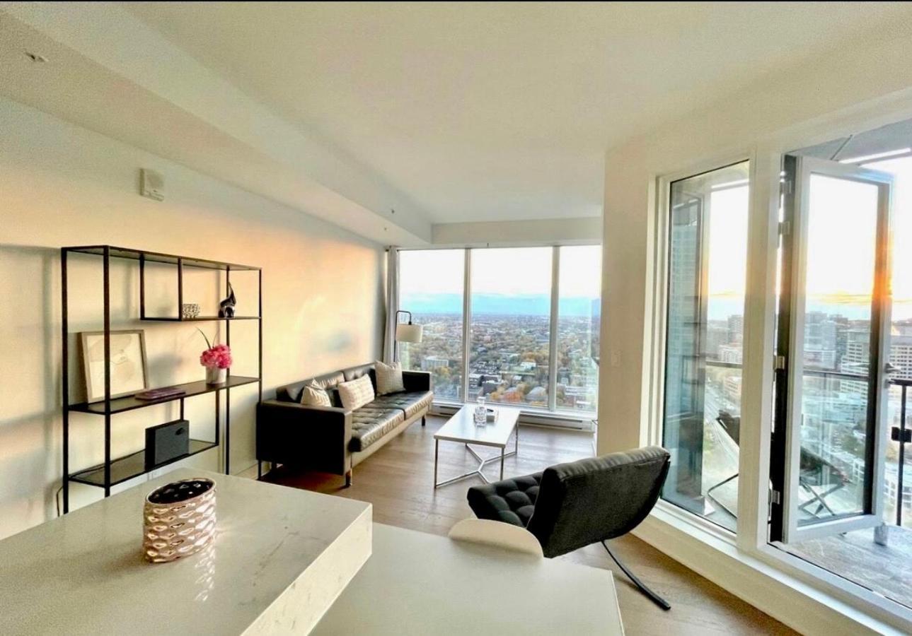 Spectacular Skyline Views - Downtown Montreal - Luxury Condo & Penthouse 객실 사진