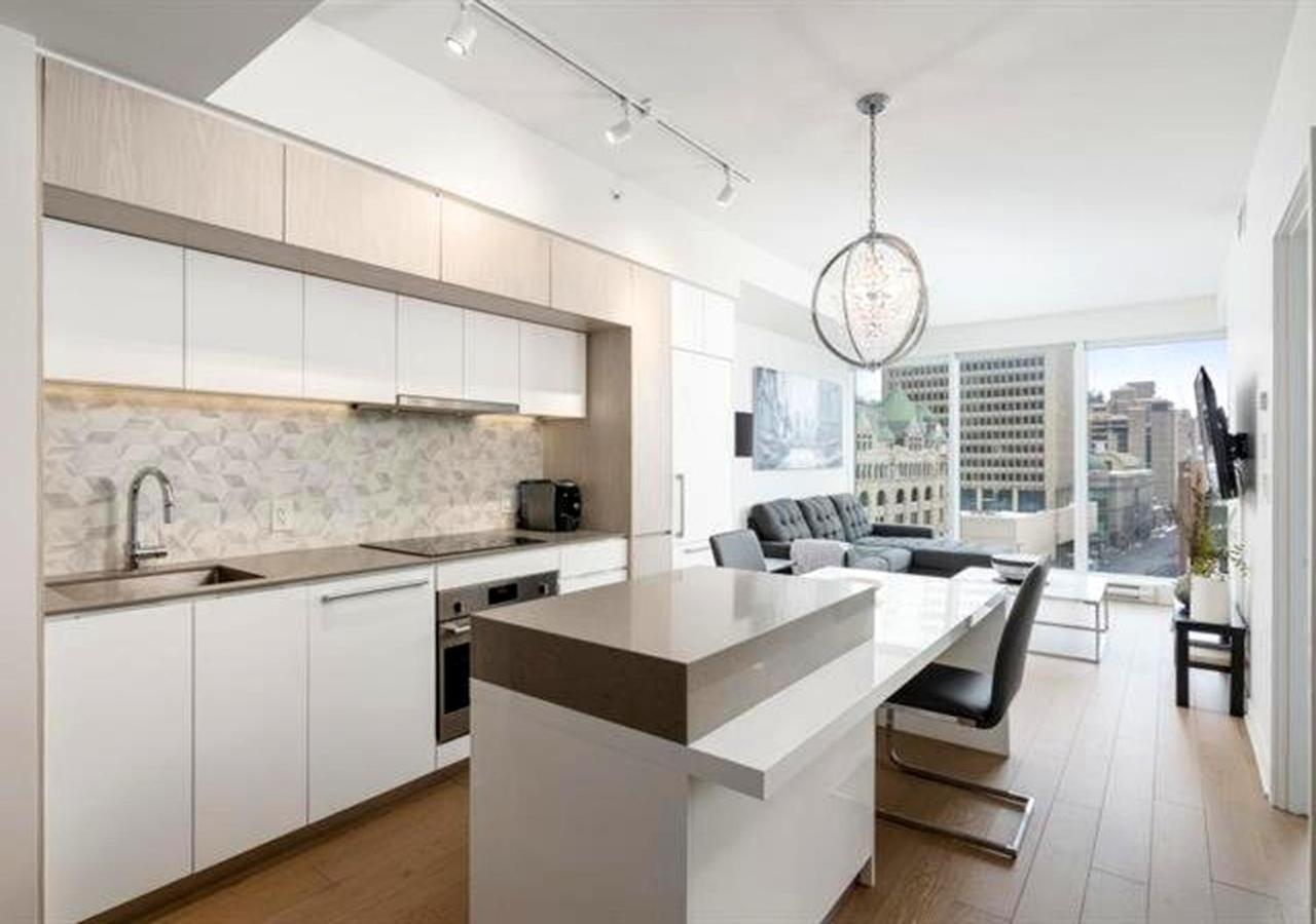 Spectacular Skyline Views - Downtown Montreal - Luxury Condo & Penthouse 객실 사진